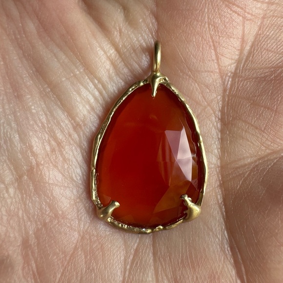 Victoria Cunningham 14k Gold Carnelian Pendant - Picture 6 of 7